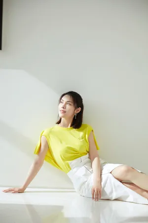 韩丹彤清新文艺居家写真图片_5