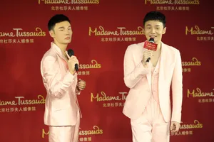 歌手李荣浩北京杜莎夫人蜡像馆图片_4