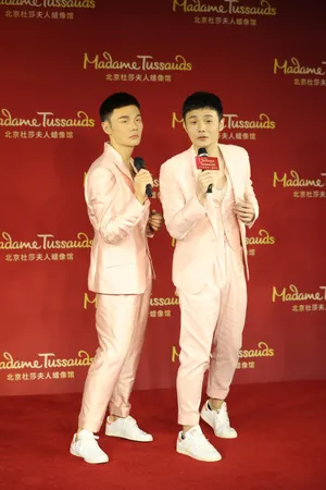 歌手李荣浩北京杜莎夫人蜡像馆图片_10