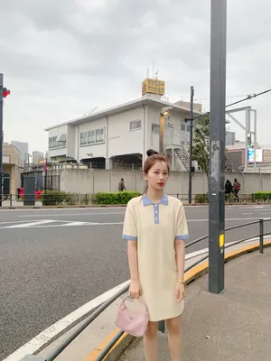 虞书欣东京清新俏皮街拍图片_2