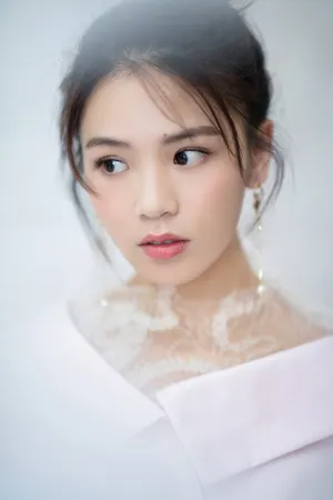 黄英清新甜美写真图片_2
