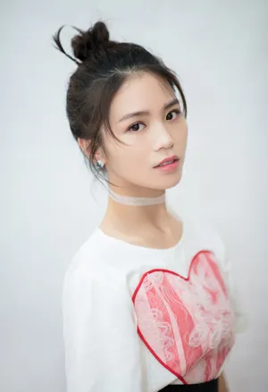 黄英清新甜美写真图片_4