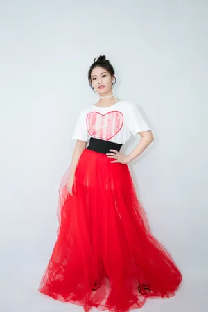 黄英清新甜美写真图片_5