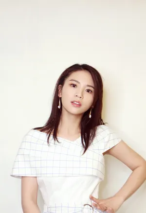 黄英性感灵动写真图片_1