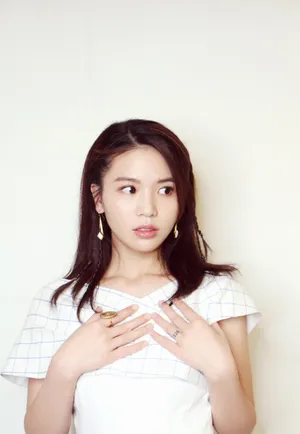 黄英性感灵动写真图片