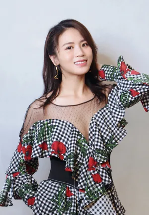 黄英性感时尚写真图片