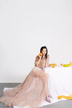 刘颖伦清新性感时尚写真图片_2