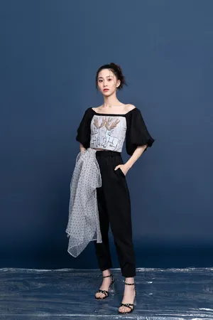 刘颖伦清新性感时尚写真图片_3