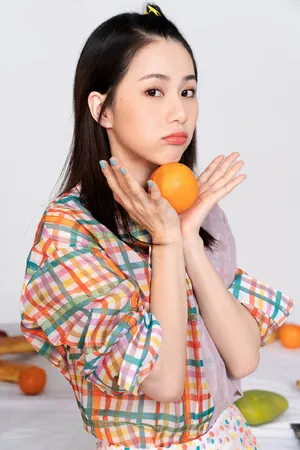 刘颖伦清新性感时尚写真图片_8