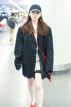 宋祖儿机场私服街拍图片_3