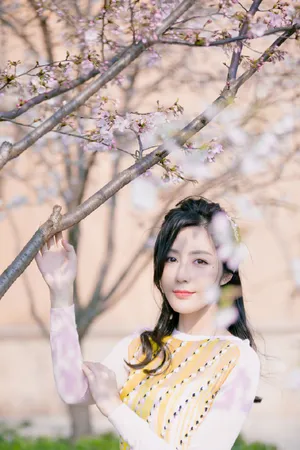 汤晶媚优雅气质樱花大片写真图片_4