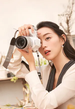 何泓姗清新甜美生活照图片
