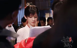 张予曦《琉璃美人煞》古装造型图片
