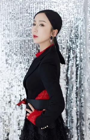 娄艺潇时尚干练魅力写真图片_3