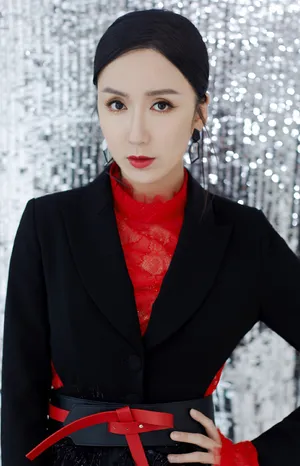 娄艺潇时尚干练魅力写真图片_4