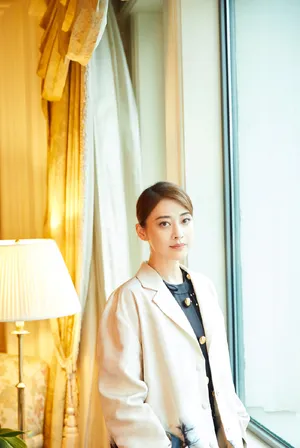 梅婷简约干练写真图片_4
