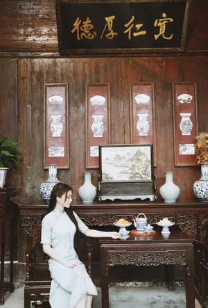 葛天古风旗袍性感写真图片_5