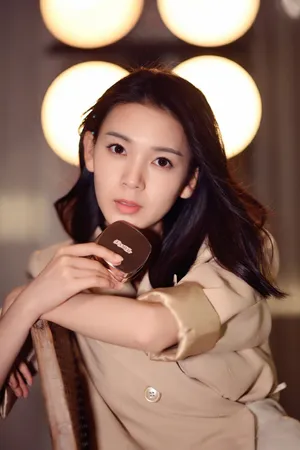 陈瑶甜美代言写真图片