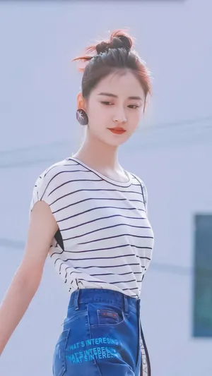 陈钰琪清新俏皮写真图片