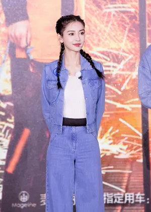 angelababy《奔跑吧》发布会活力俏皮图片_8