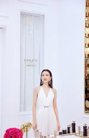 王鸥清新素雅活动照图片_5
