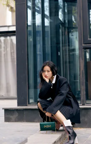 周雨彤时尚干练魅力写真图片_7