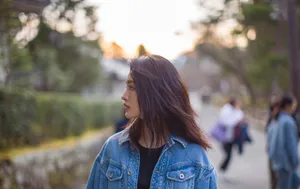 李沁休闲时尚街拍图片_8