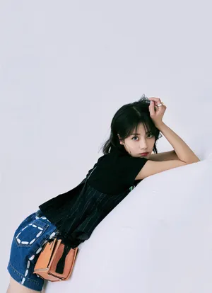 李溪芮清新甜美写真图片