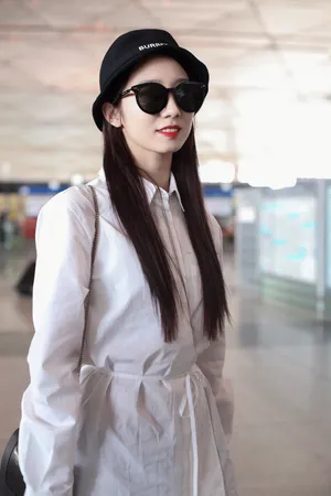 孟美岐潇洒帅气写真图片_2
