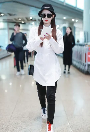 孟美岐潇洒帅气写真图片_7