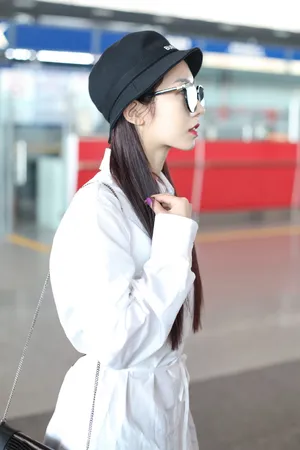 孟美岐潇洒帅气写真图片_8