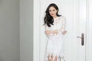 杨幂浪漫摩登性感写真图片