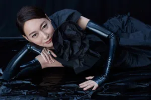 惠英红暗黑系大片写真图片_4
