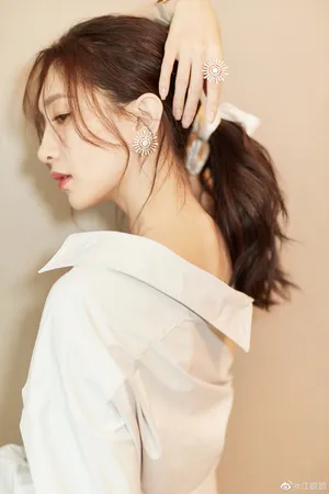 江疏影性感优雅写真图片_6