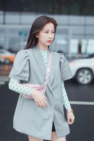 虞书欣清新养眼写真图片