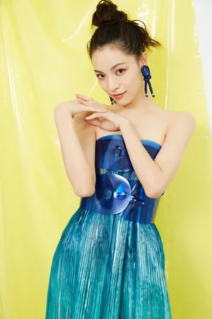 钟楚曦夏日风情性感写真图片_2