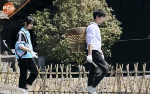 张子枫《向往的生活》青春活力照图片_3