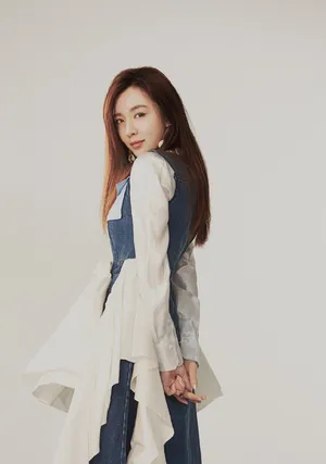 王晓晨清新甜美时尚写真图片