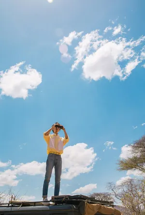 王俊凯清爽文艺旅拍写真图片_6
