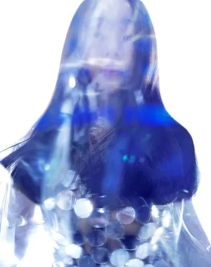 张靓颖迷幻朦胧艺术写真图片