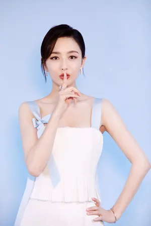 佟丽娅优雅性感写真图片_2