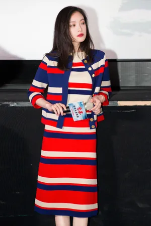 倪妮简约性感时尚写真图片