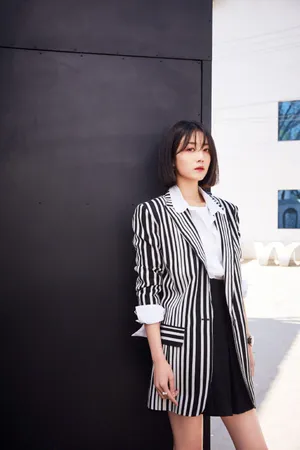 李溪芮青春时尚干练写真图片_2