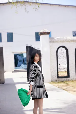 李溪芮青春时尚干练写真图片_3