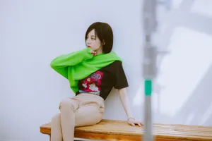 迪丽热巴阳光俏皮写真花絮图片_3
