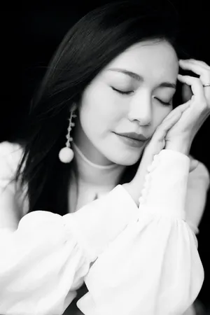 姚晨纯白清新动人写真图片_6