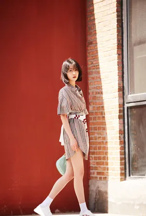 李溪芮清新养眼时尚写真图片_1