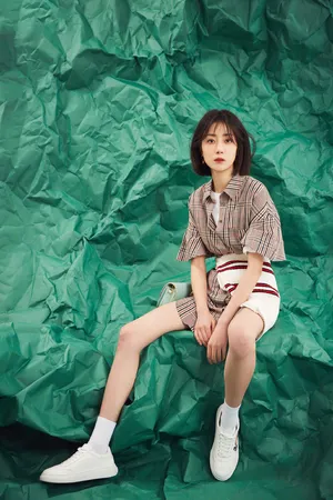 李溪芮清新养眼时尚写真图片_2