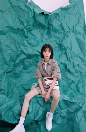 李溪芮清新养眼时尚写真图片_8