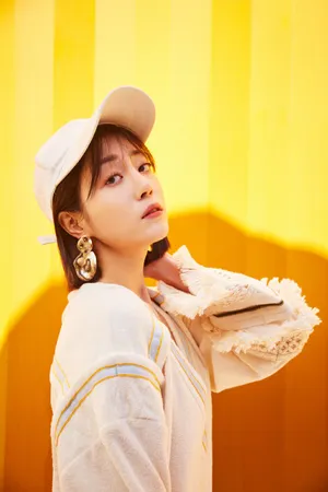李溪芮清新灵动写真图片